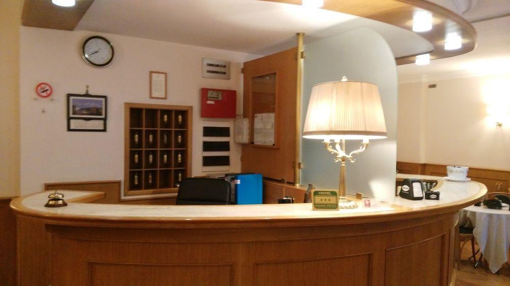 Hotel Leopardi Napels Buitenkant foto