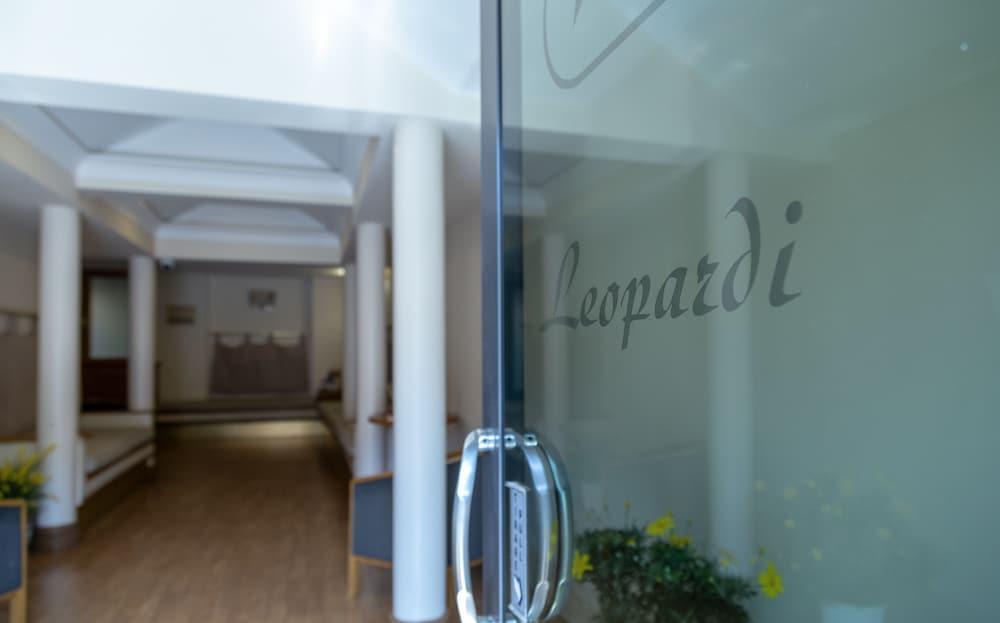 Hotel Leopardi Napels Buitenkant foto