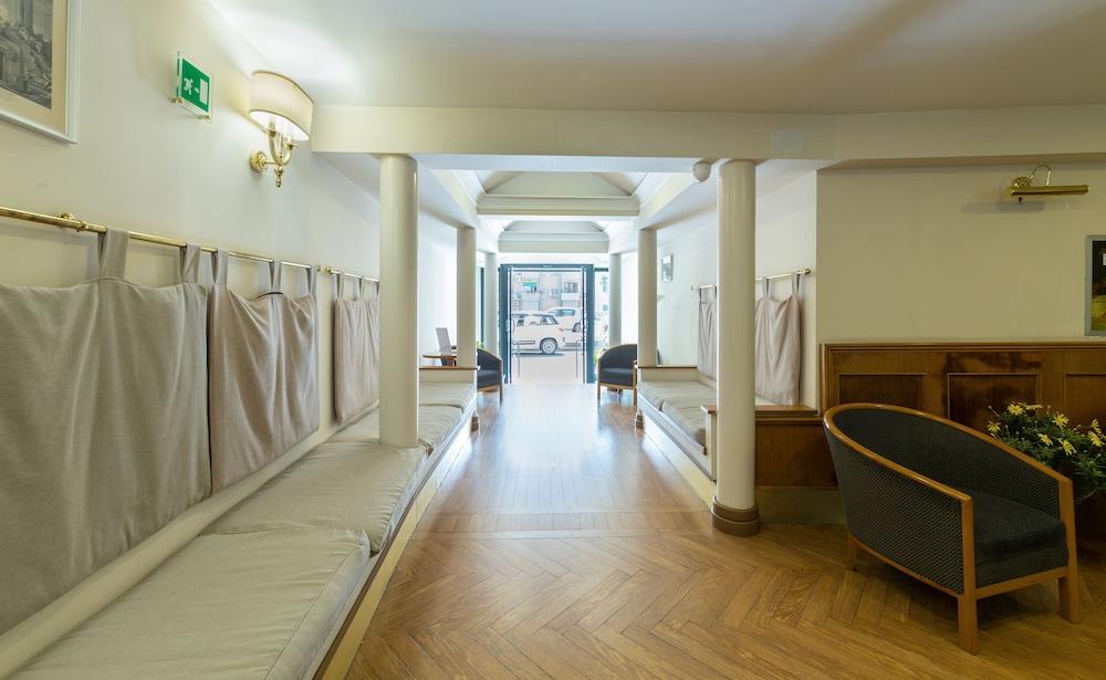 Hotel Leopardi Napels Buitenkant foto