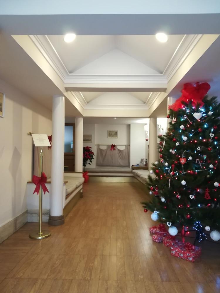 Hotel Leopardi Napels Buitenkant foto