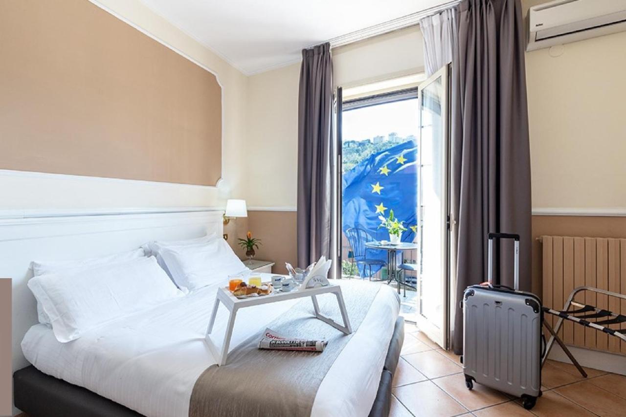 Hotel Leopardi Napels Buitenkant foto