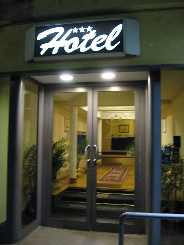 Hotel Leopardi Napels Buitenkant foto