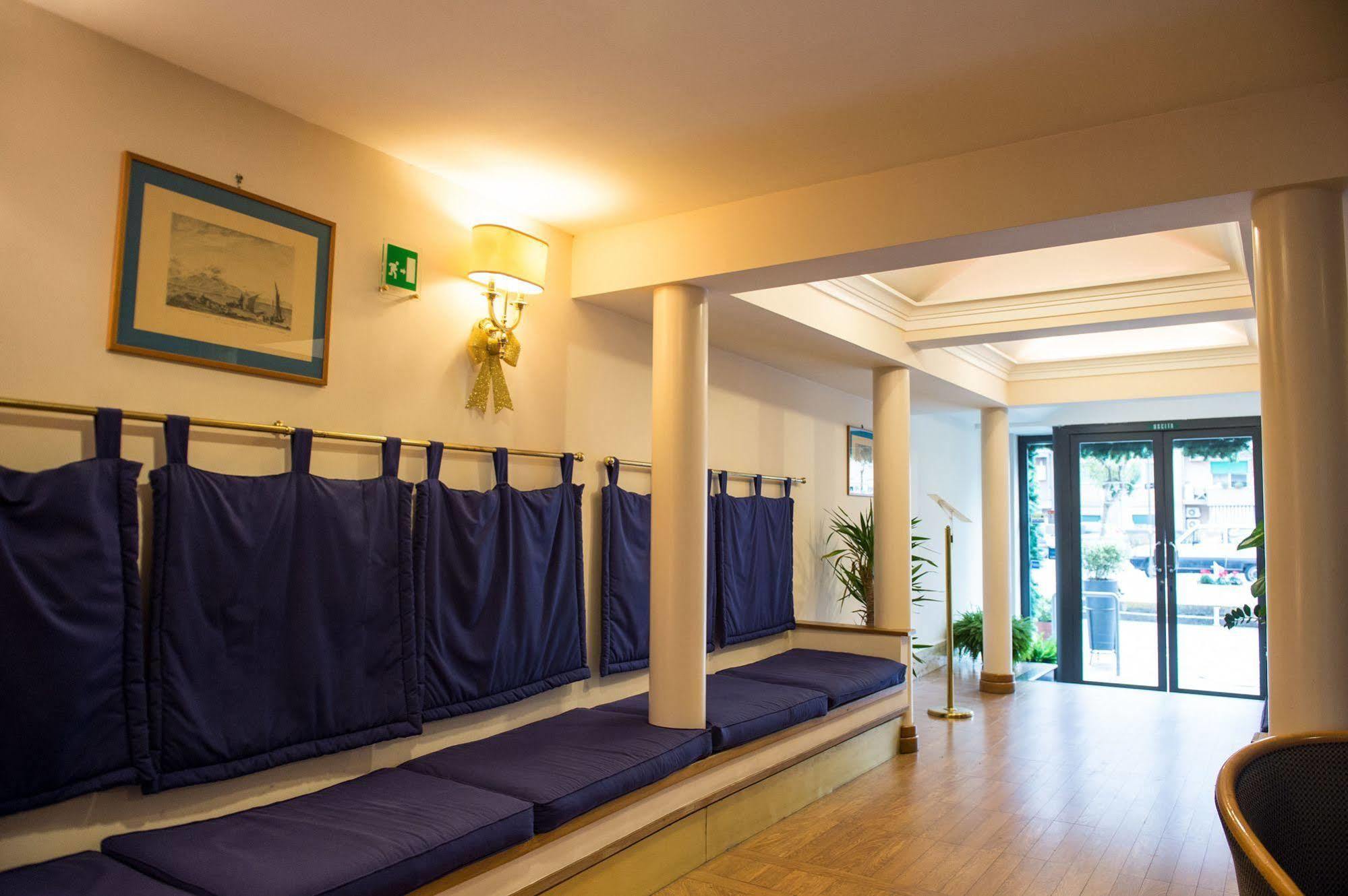 Hotel Leopardi Napels Buitenkant foto