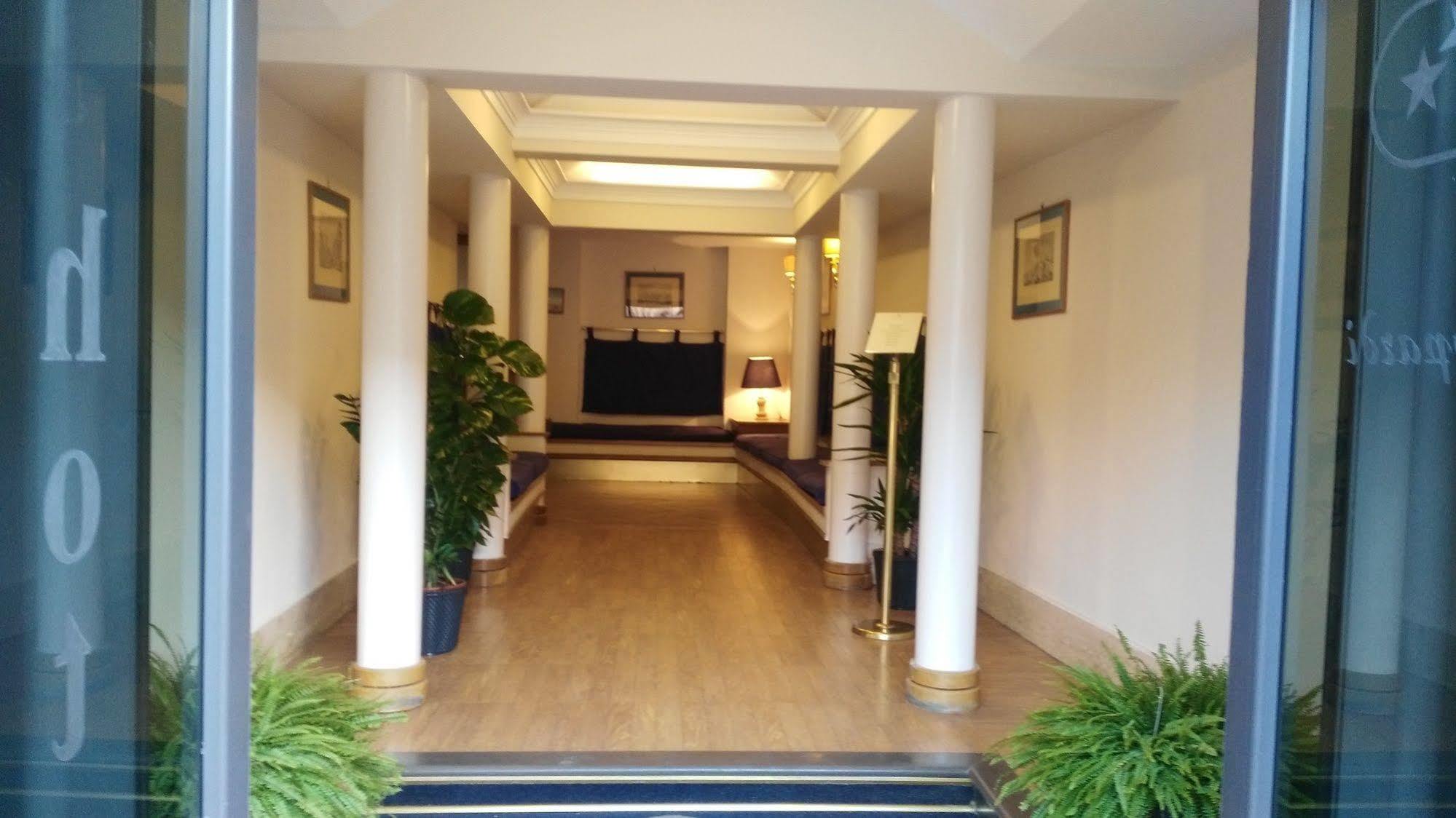 Hotel Leopardi Napels Buitenkant foto